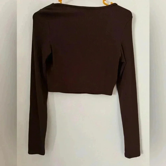 SHEIN Dark Brown Long Sleeve Crop Top - Trendy & Comfortable - Picture 2 of 2